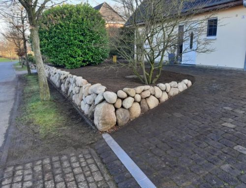 Aus 9.5 Tonnen entsteht eine Natursteinmauer